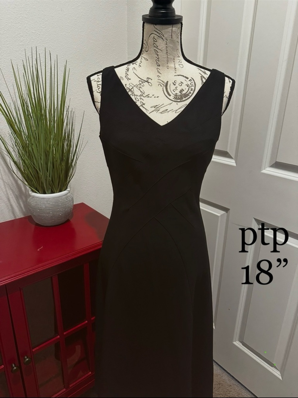 Jones New York Black V-Neck Midi Dress